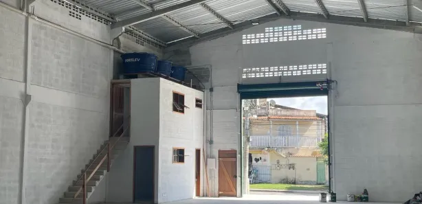 Galpão / Depósito / Armazém para alugar, 300m² no Fluminense, São Pedro da Aldeia