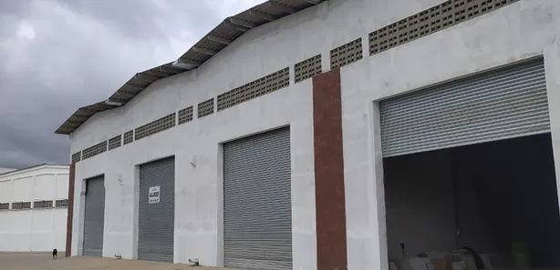 Galpão / Depósito / Armazém para alugar, 211m² no Centenário, Campina Grande