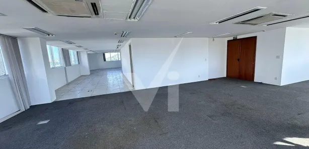 Conjunto Comercial / Sala para alugar, 400m² no Enseada do Suá, Vitória