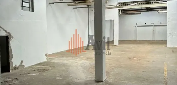 Casa Comercial para venda ou aluguel, 600m² no Jardim São Vicente, Embu das Artes