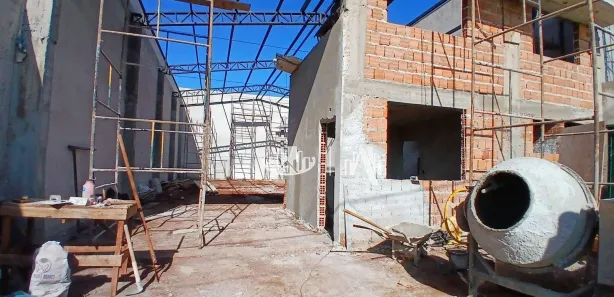Galpão / Depósito / Armazém para alugar, 240m² no Chácara Manella, Cambé