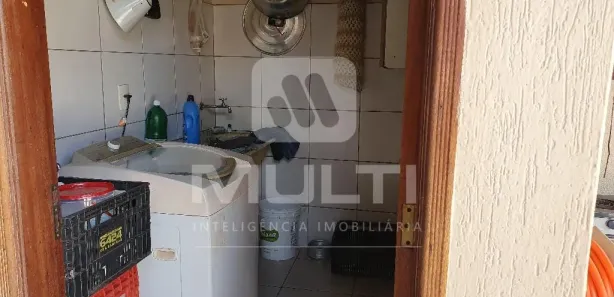 Loja / Salão / Ponto Comercial com 3 Quartos à venda, 200m² no Nova Uberlândia, Uberlândia