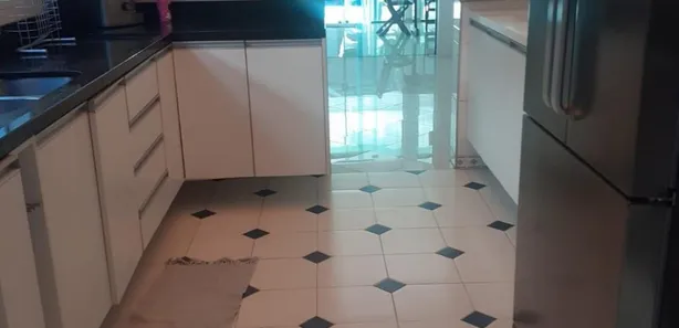 Sobrado com 5 Quartos para venda ou aluguel, 200m² no Riviera, Bertioga