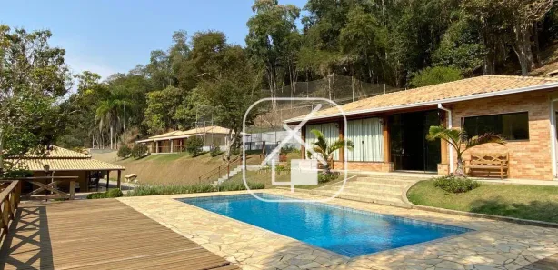 Fazenda / Sítio / Chácara com 8 Quartos à venda, 875m² no Itaoca, Guararema