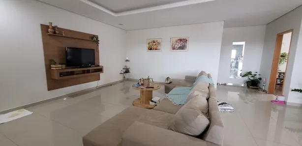 Prédio Inteiro com 3 Quartos à venda, 320m² no Vila Filipin, Londrina