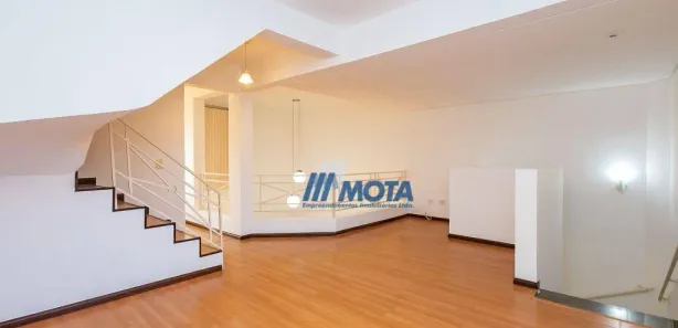 Casa com 3 Quartos para alugar, 180m² no Bacacheri, Curitiba