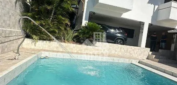Casa de Condomínio com 3 Quartos para alugar, 380m² no Maria Paula, Niterói