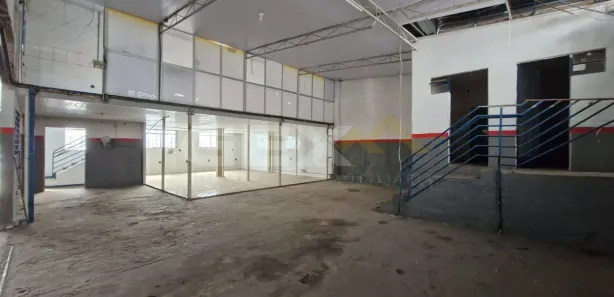 Galpão / Depósito / Armazém com 3 Quartos à venda, 380m² no Catalão, Divinópolis