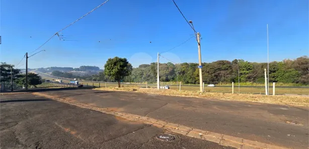 Galpão / Depósito / Armazém para venda ou aluguel, 815m² no Jardim Santa Lúcia, Araraquara