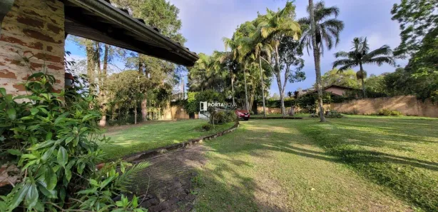 Fazenda / Sítio / Chácara com 6 Quartos à venda, 432m² no Chácaras Bartira, Embu das Artes