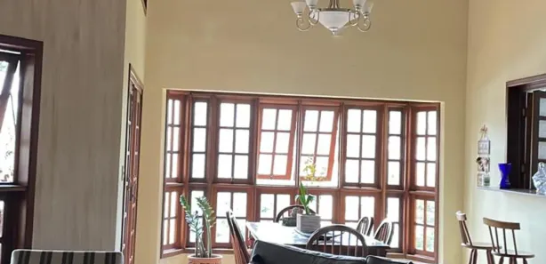 Casa de Condomínio com 3 Quartos para venda ou aluguel, 300m² no Caraguatá, Mairiporã