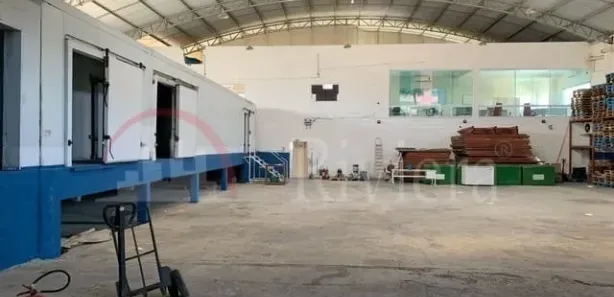 Galpão / Depósito / Armazém para venda ou aluguel, 1300m² no Varadouro, São Sebastião