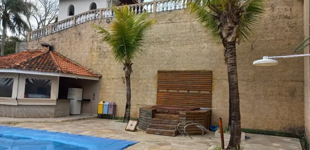 Fazenda / Sítio / Chácara com 5 Quartos à venda, 600m² no , Mairinque