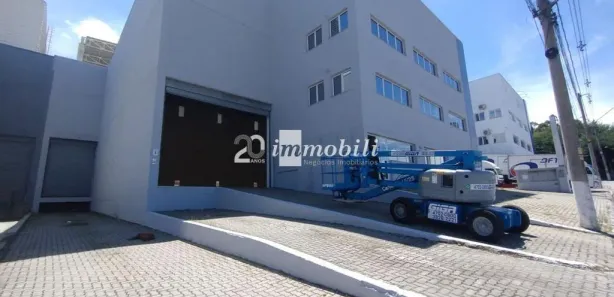 Galpão / Depósito / Armazém para venda ou aluguel, 1000m² no Centro, Vargem Grande Paulista