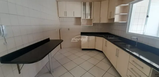 Apartamento com 3 Quartos para alugar, 90m² no Velha Central, Blumenau