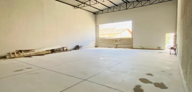 Galpão / Depósito / Armazém para alugar, 258m² no Terra Firme, Rio das Ostras