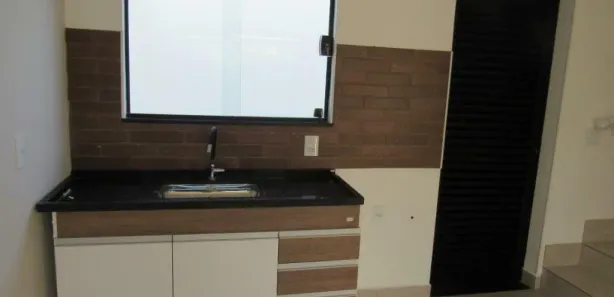 Casa com 2 Quartos para alugar, 75m² no Vila Menuzzo, Sumaré