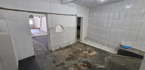 Loja / Salão / Ponto Comercial para alugar, 139m² no Castelanea, Petrópolis