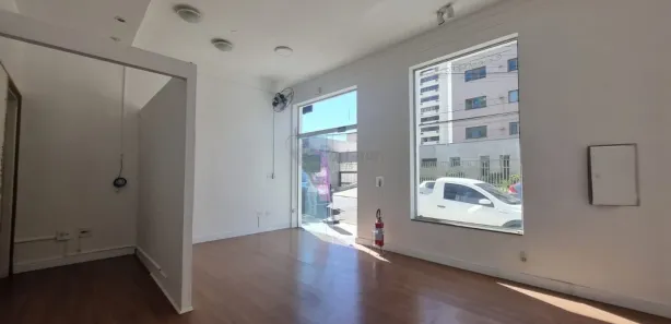 Loja / Salão / Ponto Comercial para alugar, 27m² no Centro, Limeira