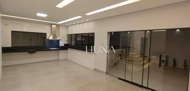 Sobrado com 3 Quartos à venda, 206m² no Setor Sol Dourado, Trindade