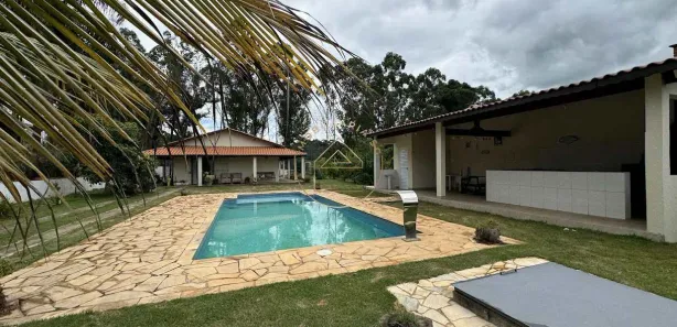 Fazenda / Sítio / Chácara com 3 Quartos à venda, 1000m² no , Mairinque
