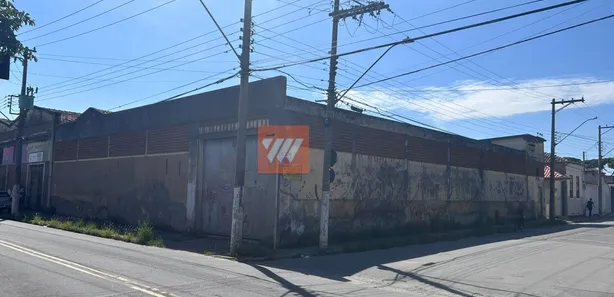 Galpão / Depósito / Armazém para alugar, 2097m² no Monção, Taubaté