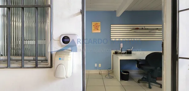 Galpão / Depósito / Armazém para venda ou aluguel, 250m² no Vila Emil, Mesquita