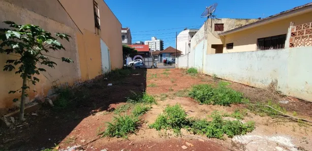 Terreno / Lote / Condomínio à venda, 240m² no Centro, Ibiporã