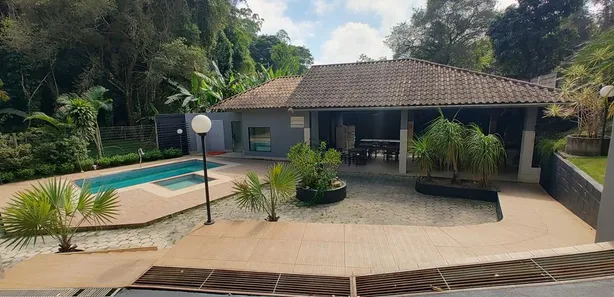 Fazenda / Sítio / Chácara com 4 Quartos à venda, 9859m² no Metalúrgico, Barra Mansa