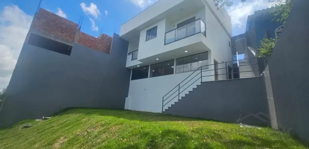 Casa com 3 Quartos à venda, 250m² no São Pedro, Juiz de Fora