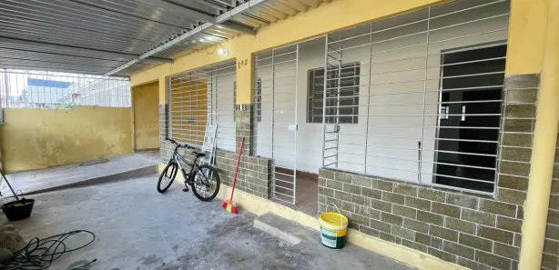 Casa com 2 Quartos para alugar, 250m² no Areias, Recife