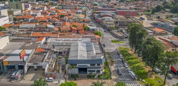 Galpão / Depósito / Armazém à venda, 560m² no Jardim Lago Azul, Louveira
