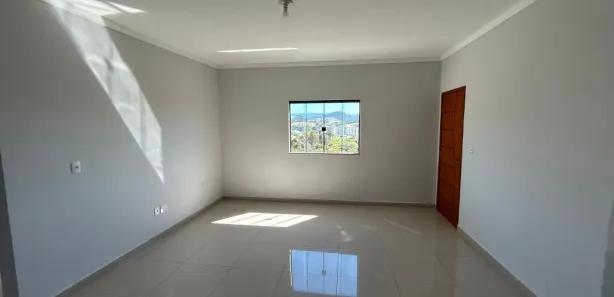 Apartamento com 3 Quartos para alugar, 90m² no Nhá Chica, Pouso Alegre