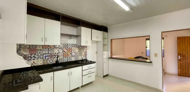 Casa com 3 Quartos para alugar, 230m² no Universitário, Chapecó