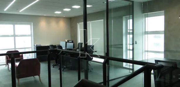 Conjunto Comercial / Sala para alugar, 140m² no Vila Cordeiro, São Paulo