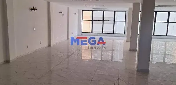 Prédio Inteiro para alugar, 180m² no Jereissati I, Maracanaú