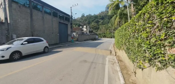Galpão / Depósito / Armazém para alugar, 355m² no Rio Pequeno, Camboriú