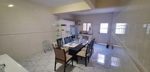 Casa com 4 Quartos para alugar, 200m² no São José, Aracaju