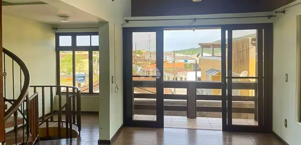 Sobrado com 4 Quartos à venda, 225m² no Antonina, Antonina