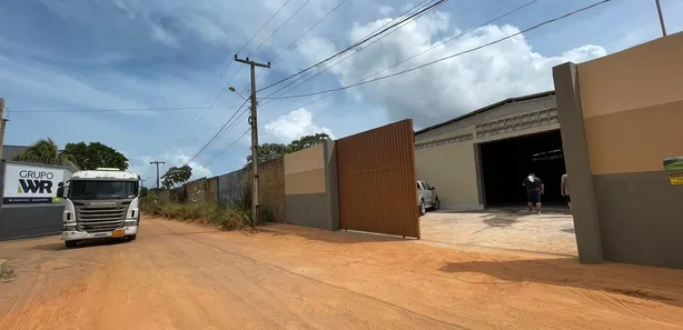 Galpão / Depósito / Armazém para venda ou aluguel, 325m² no , Raposa