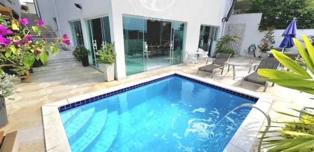 Sobrado com 4 Quartos à venda, 392m² no Jardim Brasília, Resende