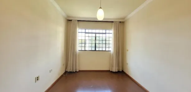 Casa com 3 Quartos para alugar, 209m² no Parque Residencial Quebec, Maringá