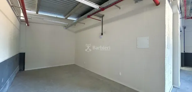 Conjunto Comercial / Sala para alugar, 300m² no Do Salto, Blumenau