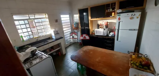 Loja / Salão / Ponto Comercial com 3 Quartos à venda, 242m² no Parque Jaraguá, Taubaté