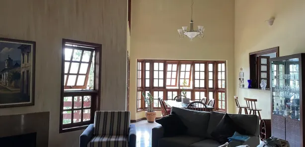 Casa de Condomínio com 3 Quartos para venda ou aluguel, 300m² no Caraguatá, Mairiporã