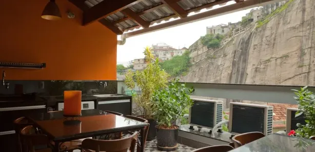 Hotel / Motel / Pousada com 6 Quartos à venda, 148m² no Catete, Rio de Janeiro
