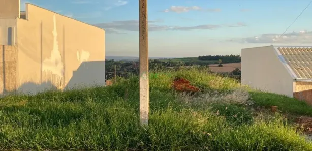 Terreno / Lote / Condomínio à venda, 300m² no Loteamento Residencial Veneza, Apucarana
