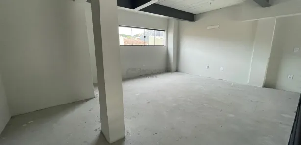 Loja / Salão / Ponto Comercial para alugar, 140m² no Casa de Pedra, Volta Redonda