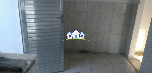 Casa com 1 Quarto para alugar, 32m² no Nova Cidade, Nilópolis