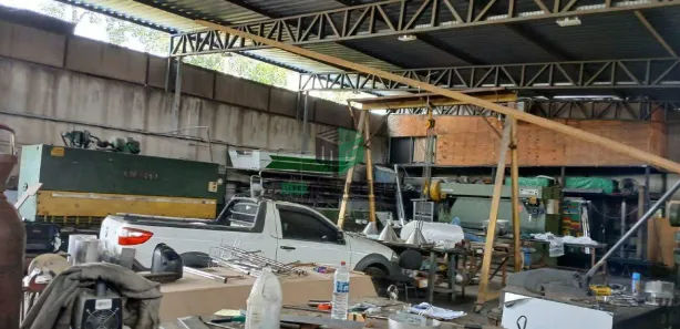 Galpão / Depósito / Armazém para alugar, 400m² no Célvia, Vespasiano